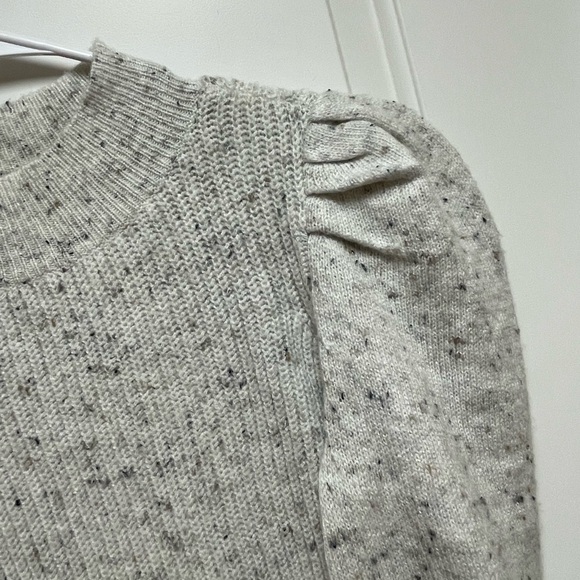 CUTE! Cream & Black Sz Medium Speckled Puffy Sleeve Sweater VERY CUTE! - Picture 3 of 8